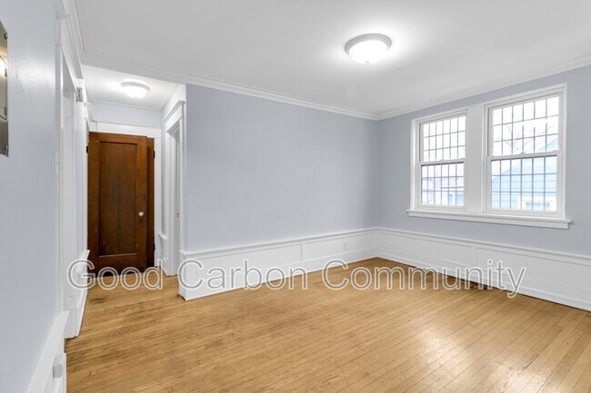 Building Photo - 8 E Depew Ave