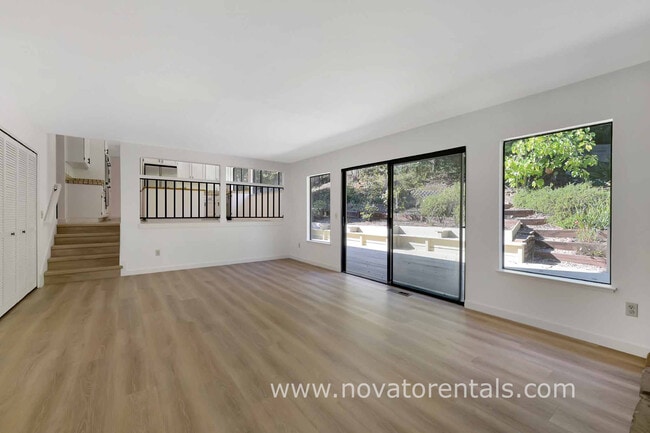 Building Photo - 32 Spinosa Way