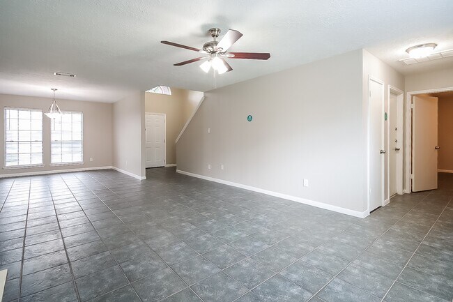 Building Photo - 28710 Sedgefield St