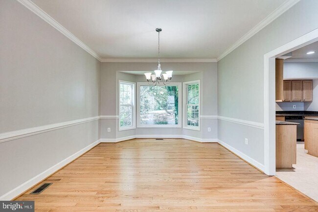 Building Photo - 1168 Taji Ct