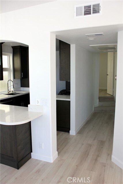 Building Photo - 813 E Bay Ave