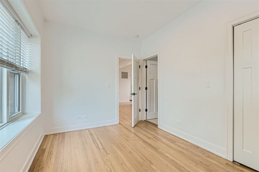 Building Photo - 2604 N Springfield Ave