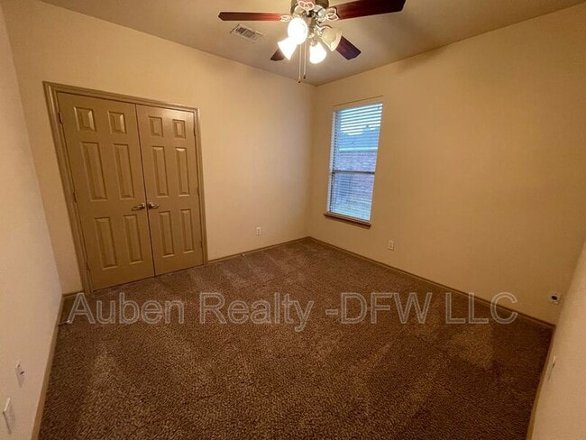 Building Photo - 532 Baverton Ln