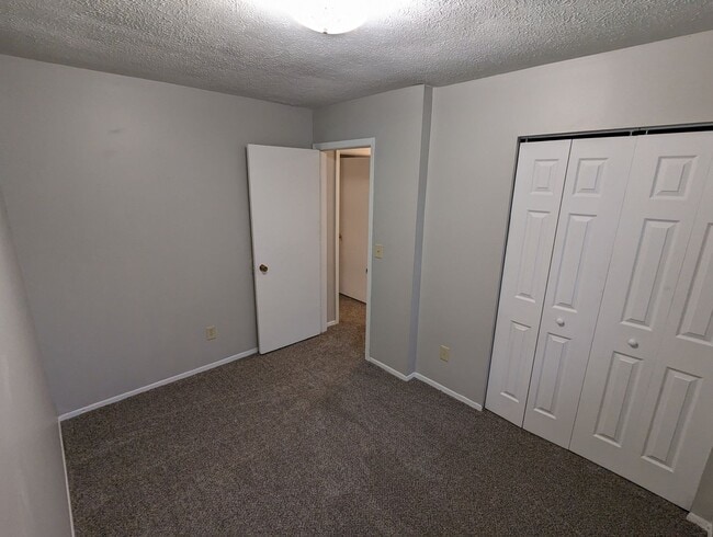 Building Photo - Charming 4-Bedroom Ranch with Modern Updat...