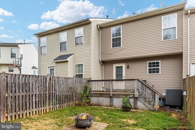 Building Photo - 313 Frontier Fort Ln