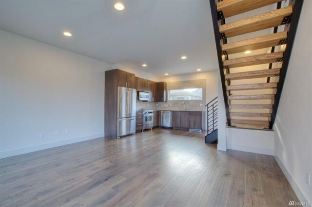 Building Photo - Beautiful 2016 Ballard Townhome 3 Bed 2.5 bath