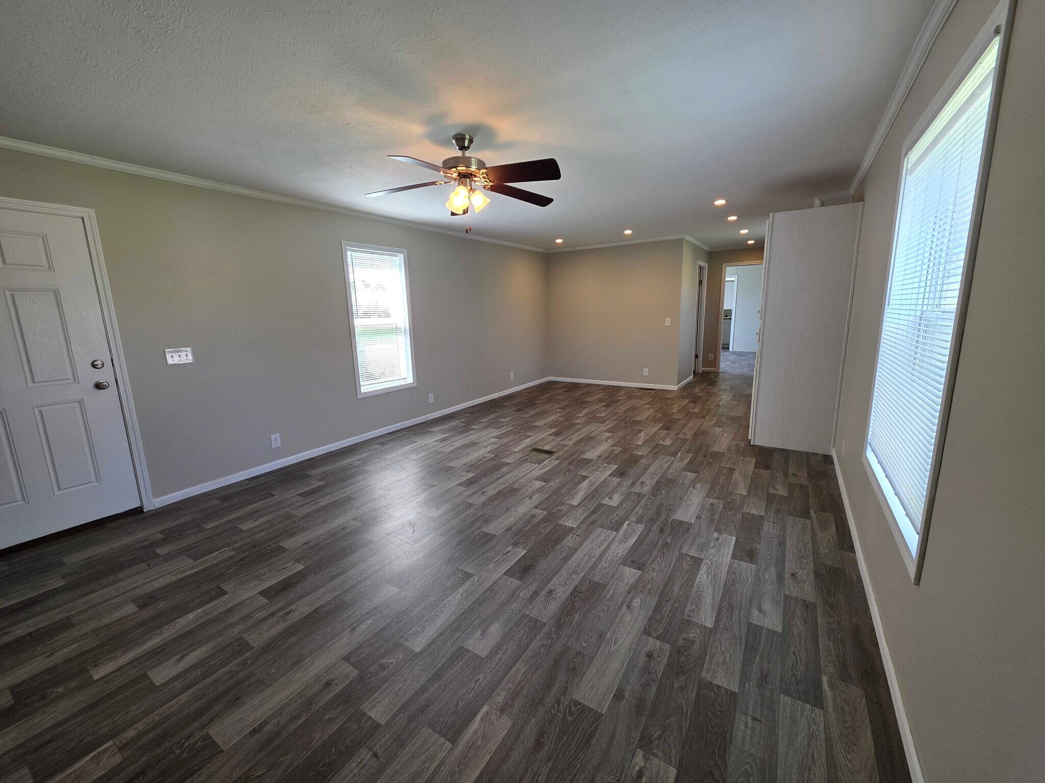 Building Photo - 3684 Willow Ct
