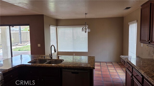 Building Photo - 25568 Blackthorne Dr