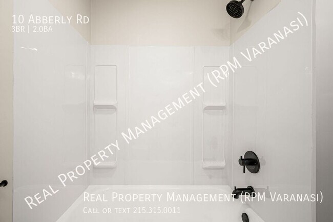 Building Photo - 10 Abberly Rd