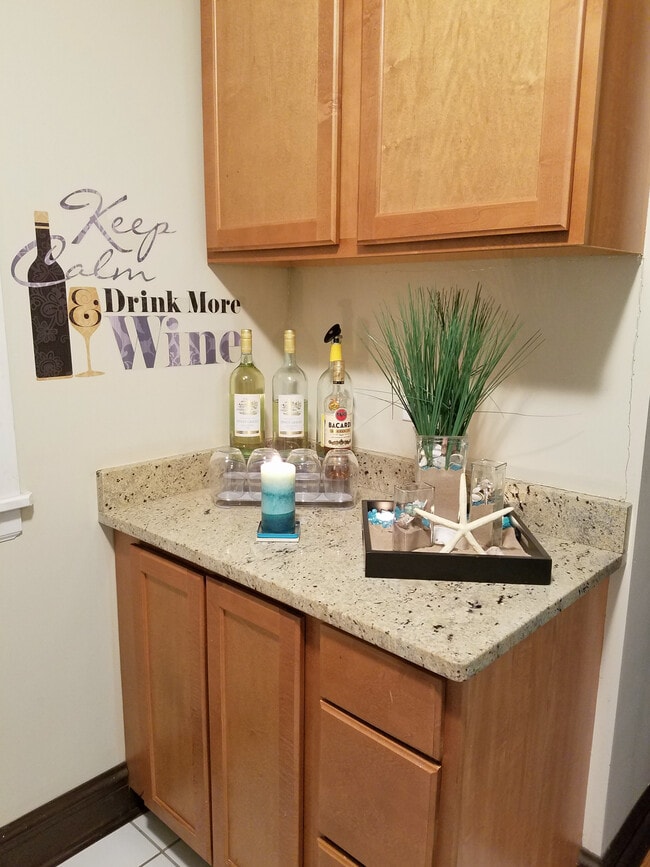 Building Photo - 1925 Grove Ave