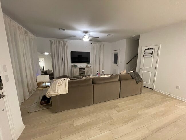 Building Photo - 5916 Jennifer Pasture Path