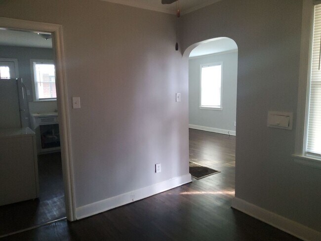 Building Photo - 157 Roberta Dr