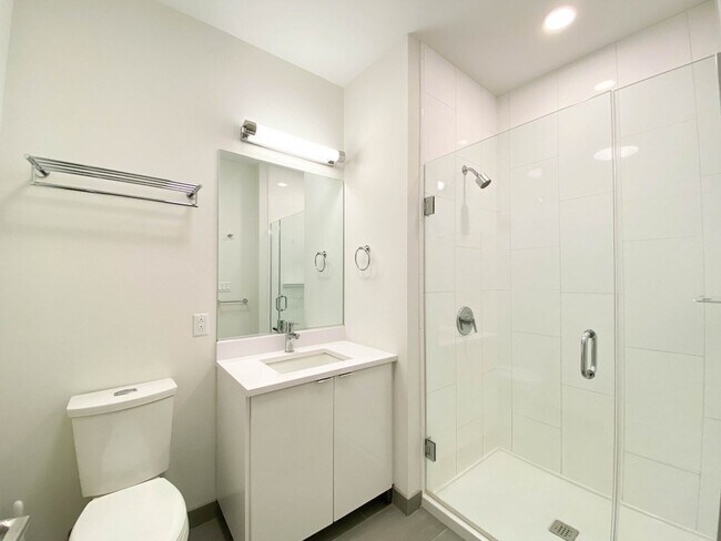 Building Photo - 65 Lewis St