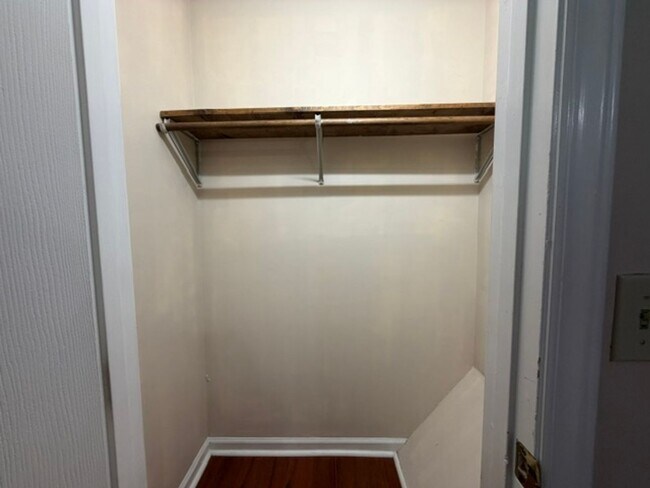 Building Photo - 3 or 4 Bedroom / 3.5 Bath Condo Kingsport, TN 37663