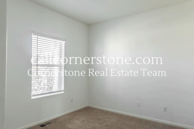 Building Photo - 10011 Seawolf Dr