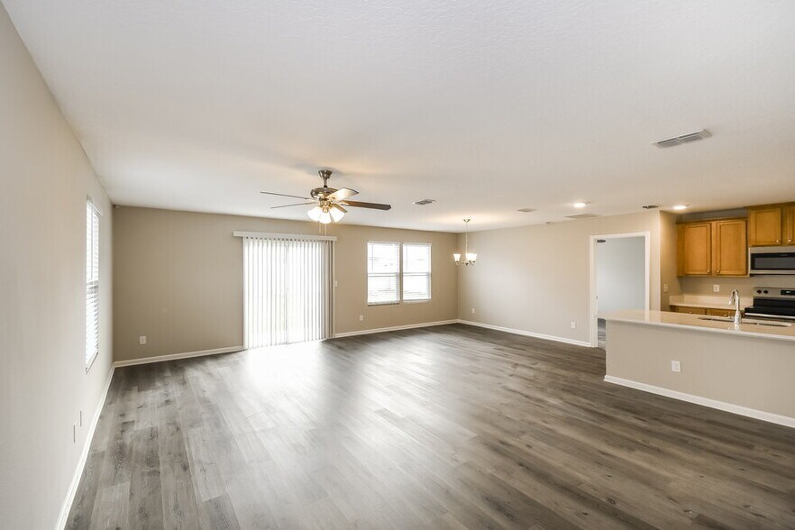 Building Photo - 9092 Tahoe Ln