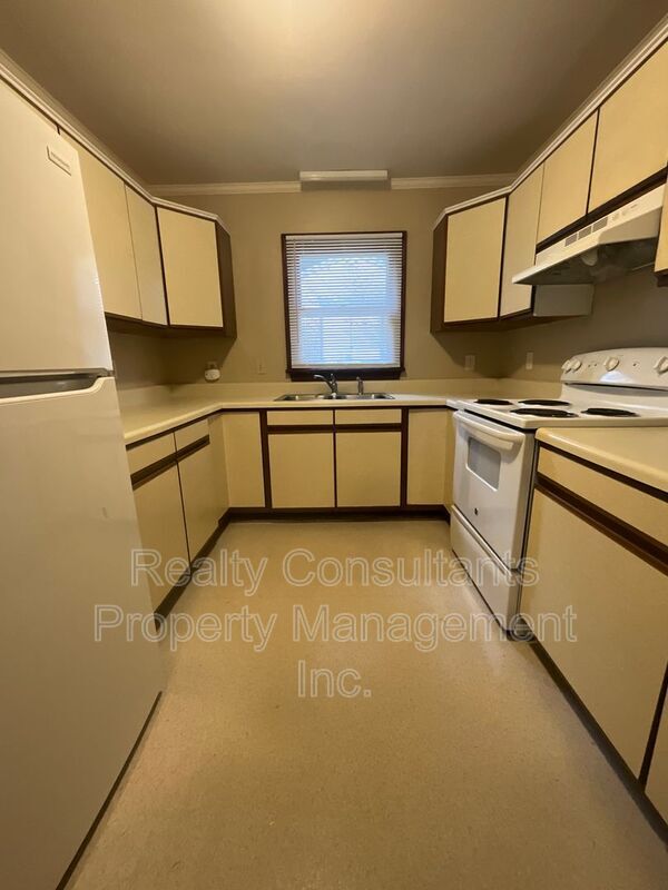 Building Photo - 1006 W Barton St