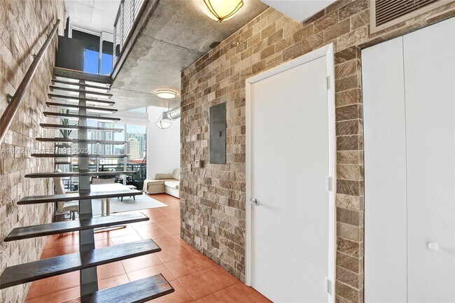 Building Photo - 690 SW 1st Ct