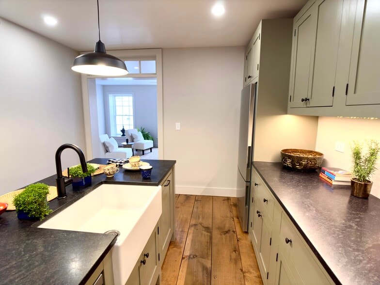 Interior Photo - The Granite Building