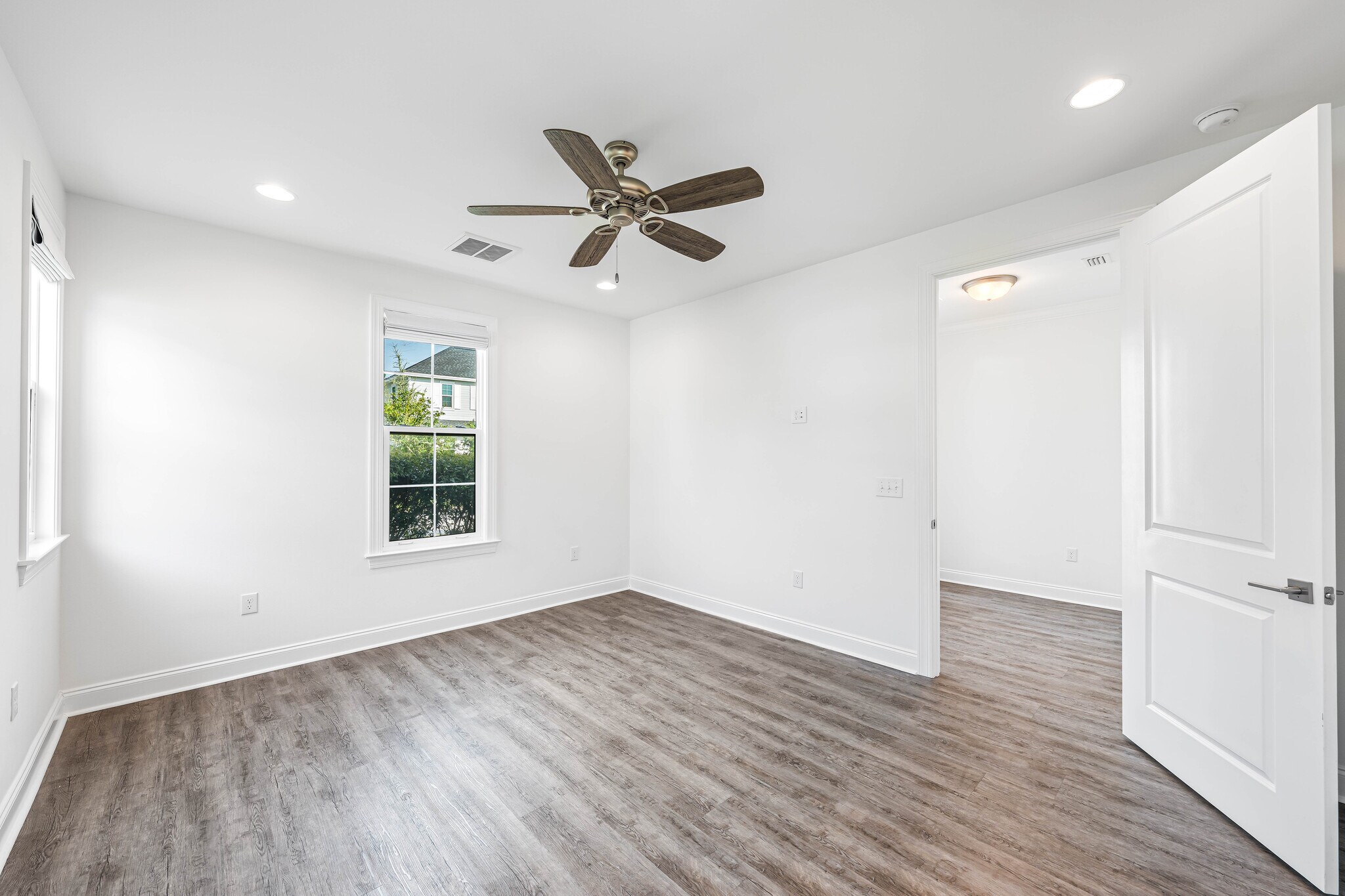 Building Photo - 106 Conifer Ct