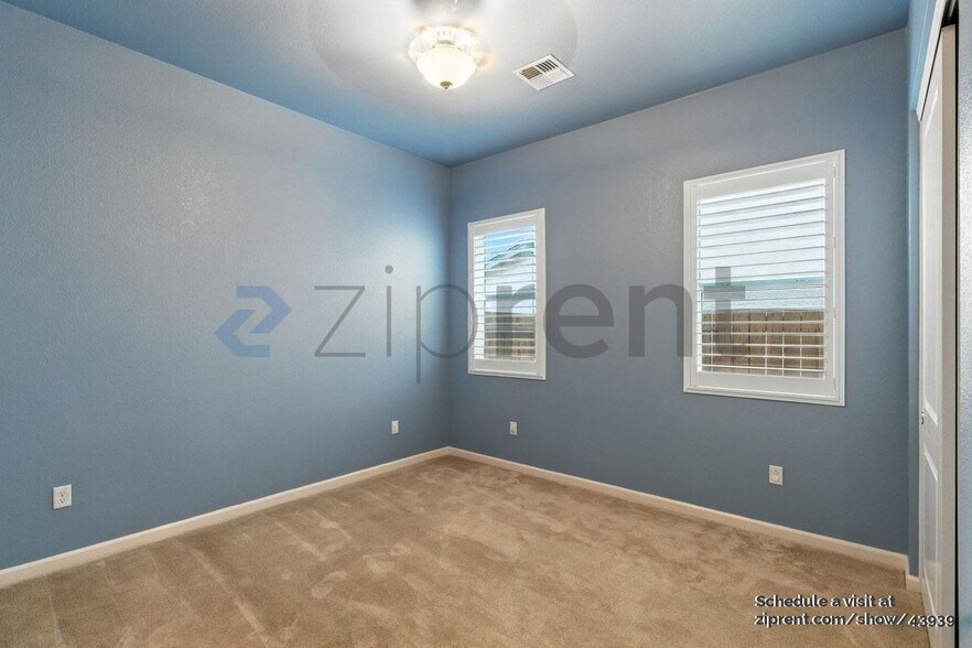 Building Photo - 15042 Iron River Dr
