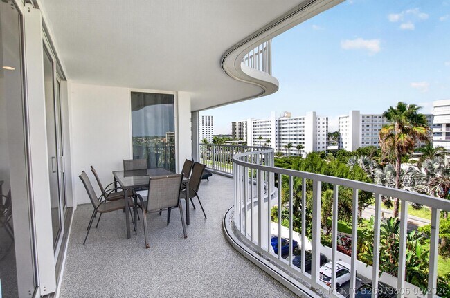 Building Photo - 3211 S Ocean Blvd