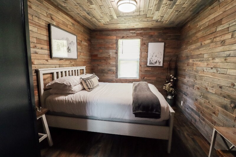 Building Photo - 463 S Fork Rd