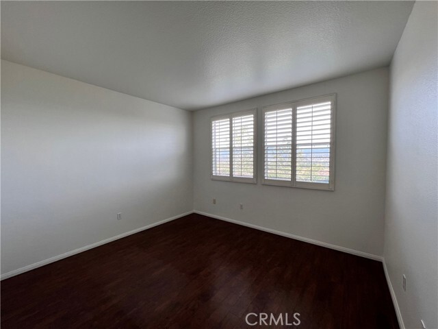 Building Photo - 12 Verdin Ln