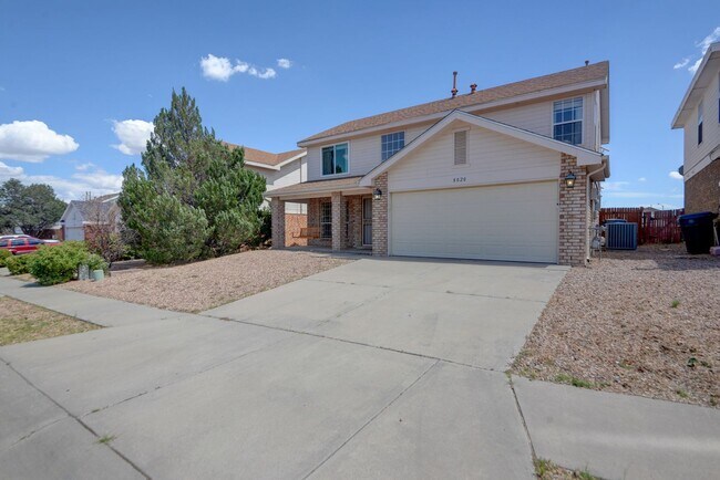 Building Photo - Fully Furnished 3-Bedroom Home Near Petroglyph Monument