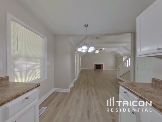 Building Photo - 8434 Barncliff Rd