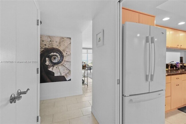 Building Photo - 4750 S Ocean Blvd