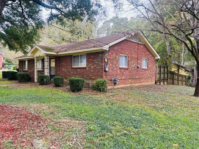 Building Photo - Beyond Perfect 3 bedroom 1 bath !!!!