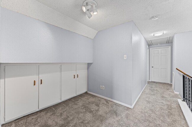 Building Photo - 11914 Meadowtrail Ln