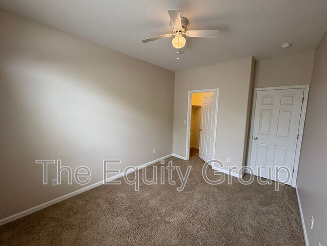 Building Photo - 4911 W Elkhorn Ave