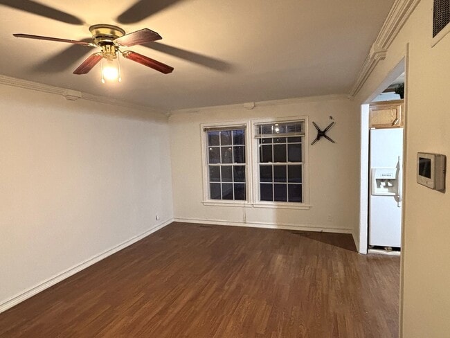 Building Photo - 200 Butte Ln