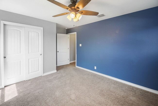 Building Photo - 4 Bedroom/2.5 Bath Tausch Farm Subdivision