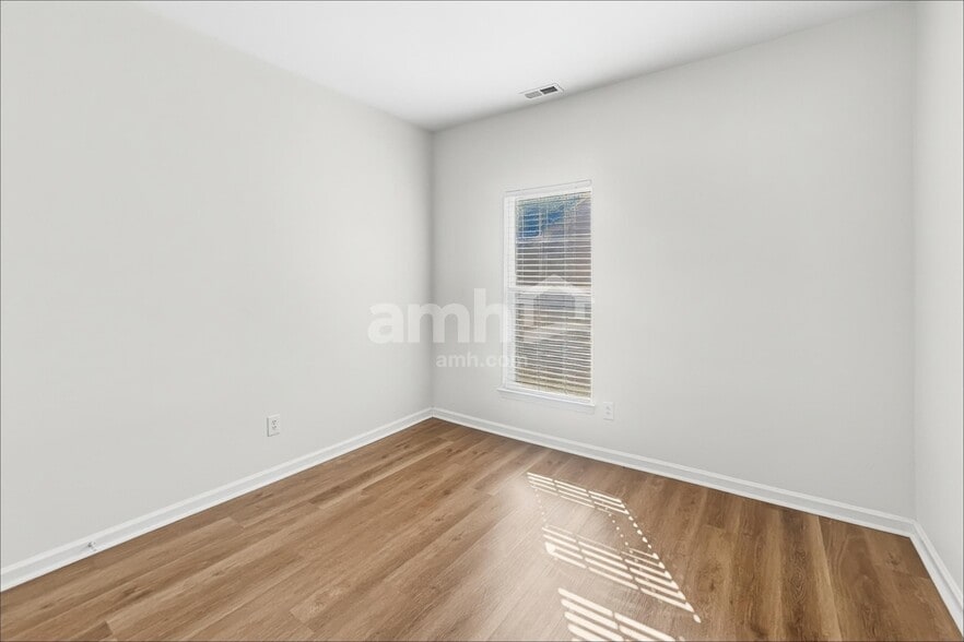 Building Photo - 5071 Sunburst Ln