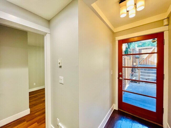 Building Photo - 1017 N 39th St