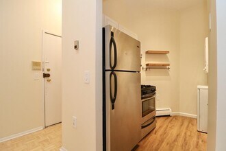 Building Photo - 168 COLES St