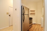 Building Photo - 168 COLES St