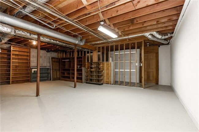 Building Photo - 1365 Timberland Dr
