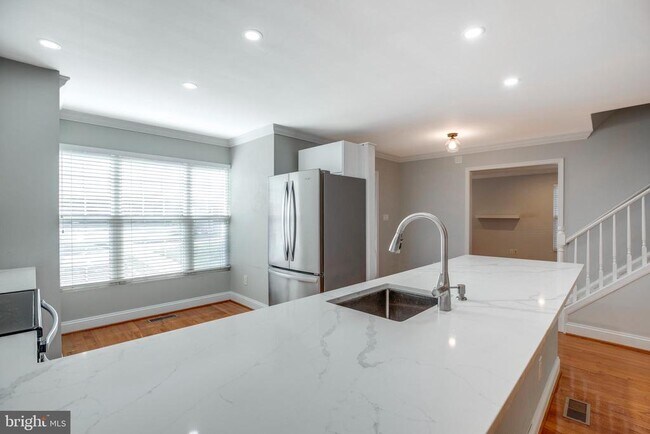 Building Photo - 5610 Gosling Ct