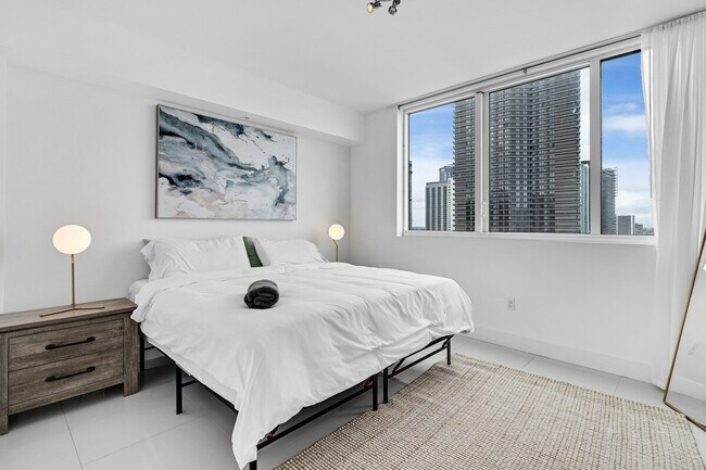 Building Photo - 141 NE 3rd Ave