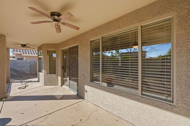 Building Photo - Four beds! Gilbert Location!