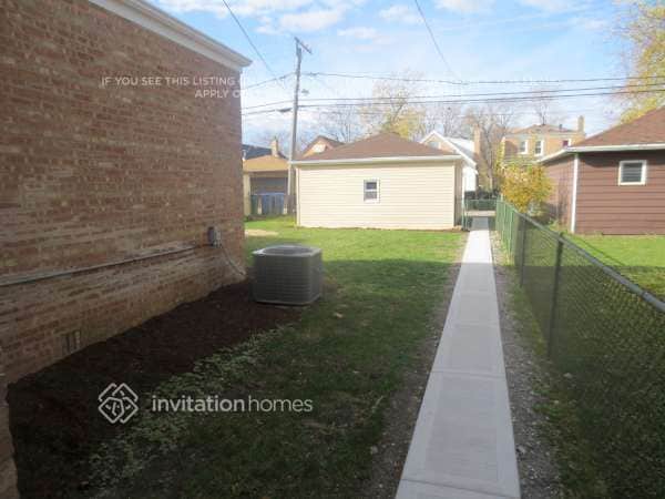 Building Photo - 8228 S Christiana Ave