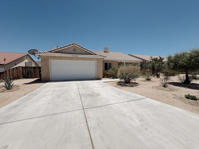 Building Photo - 71531 Sunnyvale Dr