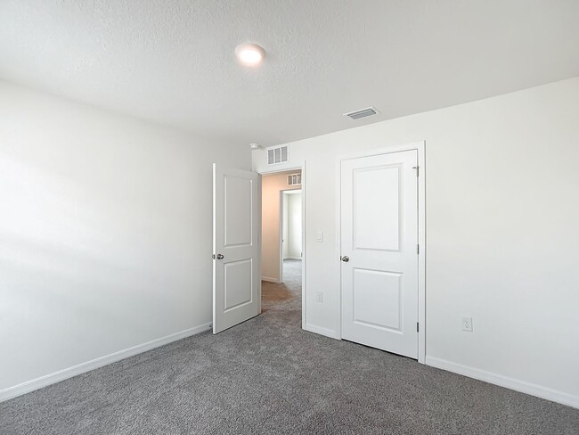 Building Photo - NEW HOME: 5/3: OCALA CROSSINGS SOUTH
