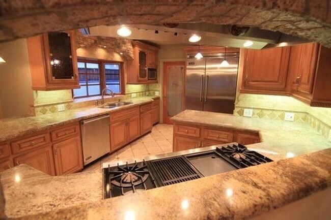 Kitchen w/Viking Appliances - 12707 Califa St