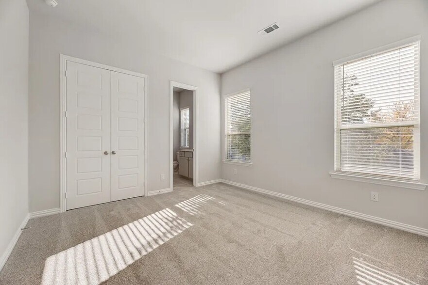 Building Photo - 4253 Willow Pond Dr