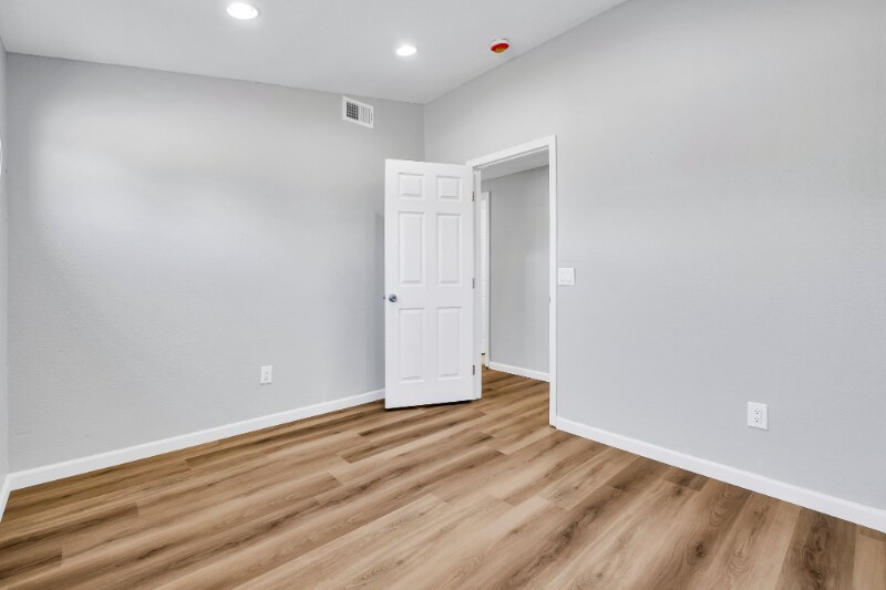 Building Photo - 3424 Andover St